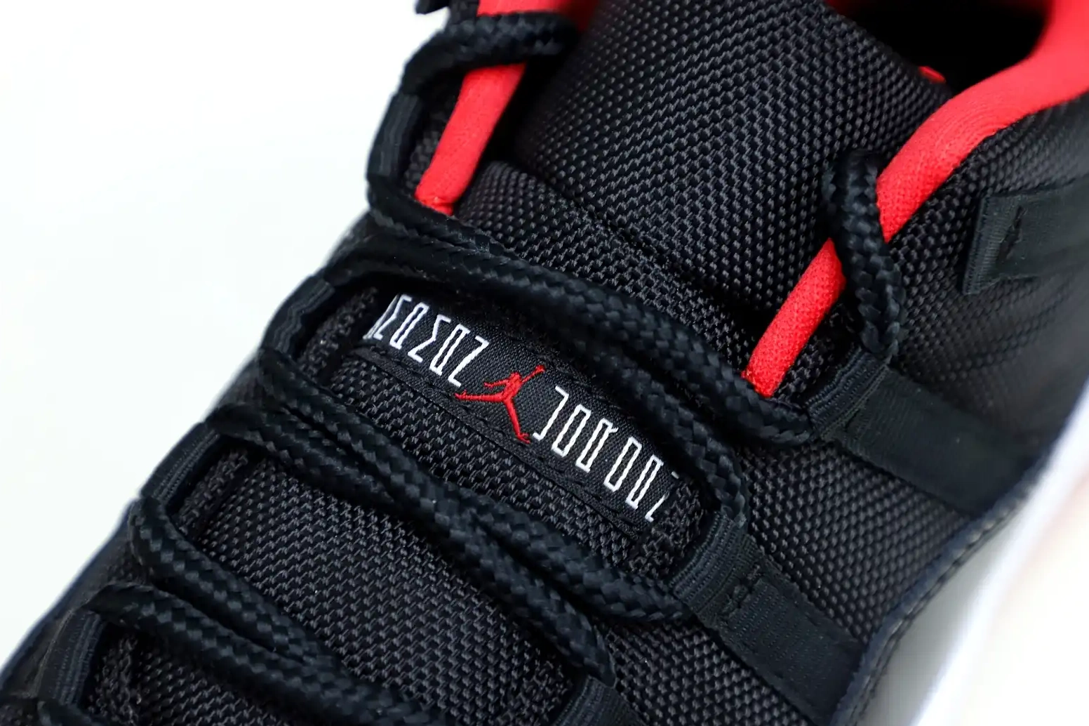 Kimikick LOW BRED JORDAN AIR RETRO 11 0709